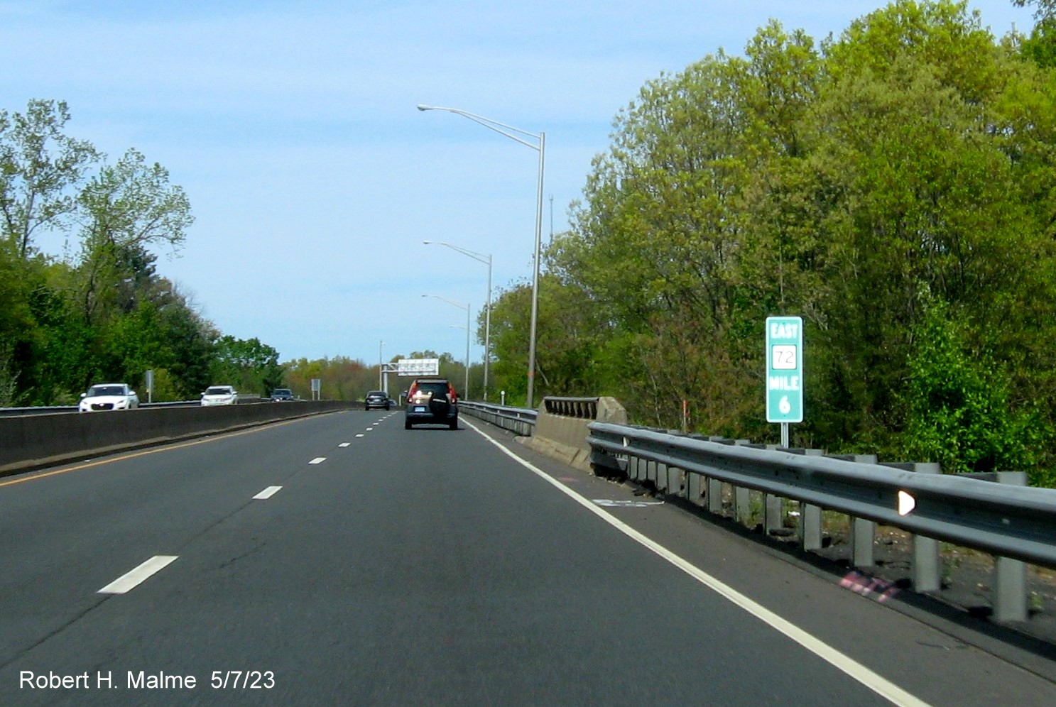 Image of recently placed Mile 5 marker on CT 72 East in Bristol, May 2023