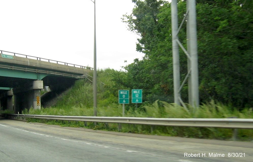 Image of tenth dual mile markers for I-290 East and I-395 North recently placed near the I-90/Mass Pike bridge in Auburn, August 2021