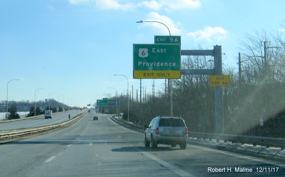 Image of overhead exit sign for US 6 East on C/D ramp from I-295 South in Johnston, RI with new exit number