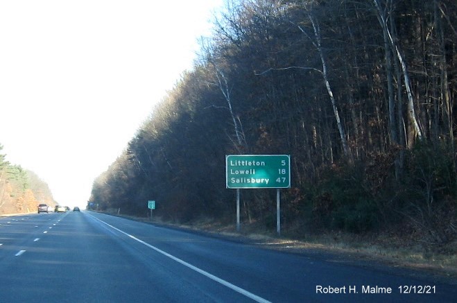Image of recently placed post-interchange distance sign on I-495 North in Littleton, December 2021