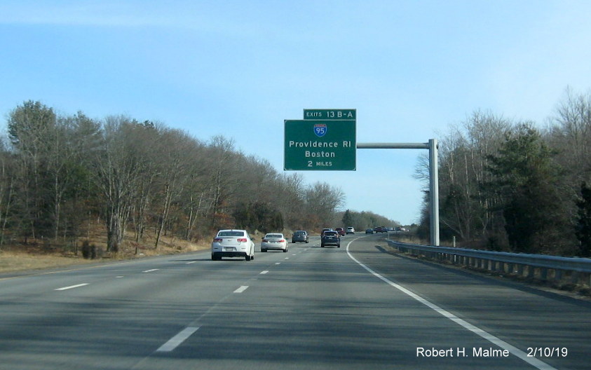 Revised image of recently placed 2 miles advance overhead sign for I-95 exit in Mansfield in Feb. 2019