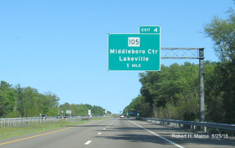 Image of recently placed 1-mile advance overhead sign for MA 105 exit on I-495 South in Lakeville in June 2016