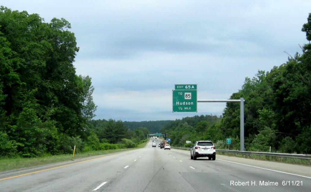 Image of 1/2 Mile advance overhead sign for To MA 85 exit with new milepost based exit number on I-495 North in Marlborough, June 2021