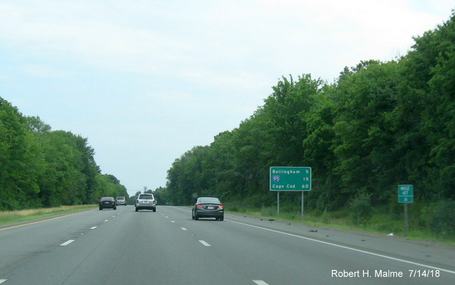 Image of recently placed post-interchange distance sign on I-495 South in Medway after MA 109 exit in July 2018