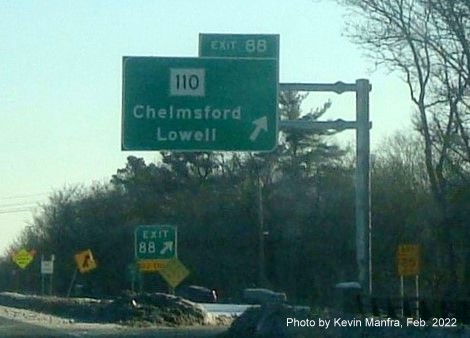 Image of overhead ramp sign for MA 110 exit on I-495 North in Chelmsford, by Kevin Manfra, February 2022