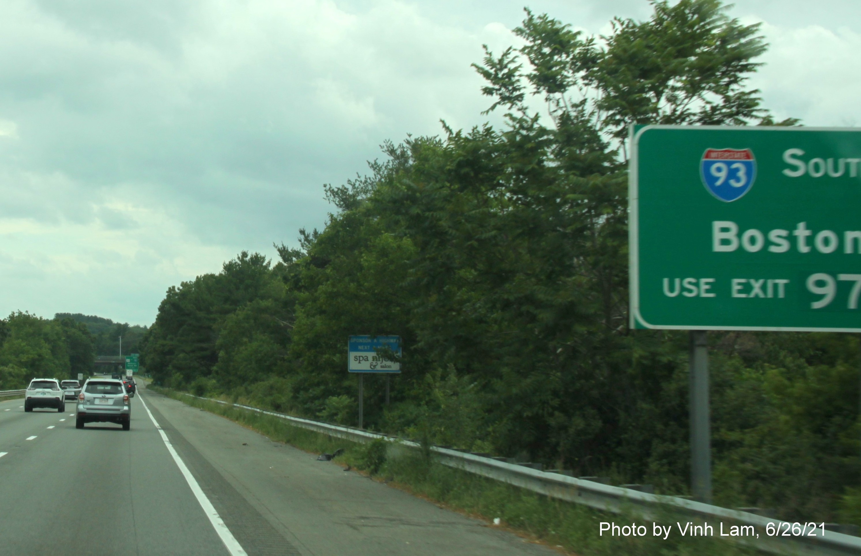 Image of auxiliary sign for MA 213 exit with new milepost based exit number on I-495 South in Lawrence, photo by Vinh Lam, June 2021