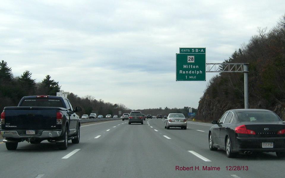 Image of newly placed MA 28 1 Mile Exit sign on I-93 South in Quincy