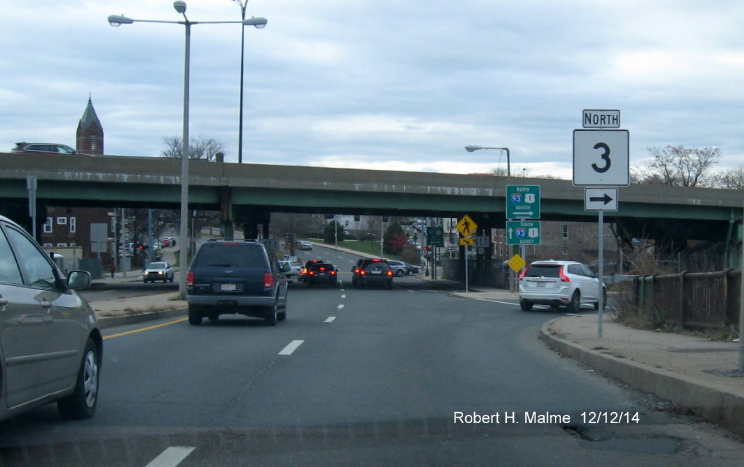 Image of newly installed MA 3 North trailblazer at Columbia Rd west interchange with I-93/SE Expy North
