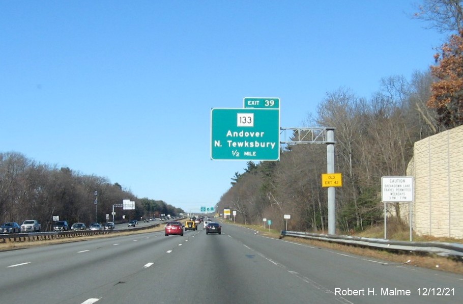 Image of 1/2 mile advance sign for MA 133 East exit with new milepost based exit number on I-93 North in Andover, December 2021