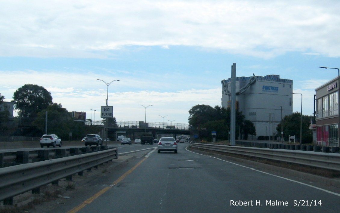 Image of I-93 Overhead sign support structure in Boston