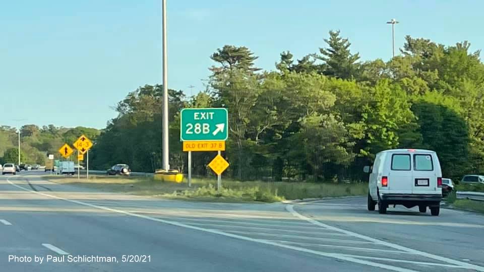 Image of gore sign for I-95/MA 128 North exit with new milepost based exit number and 
                                            yellow Old Exits 37 A sign attached below on I-93 South in Reading, by Paul Schlichtman, May 2021