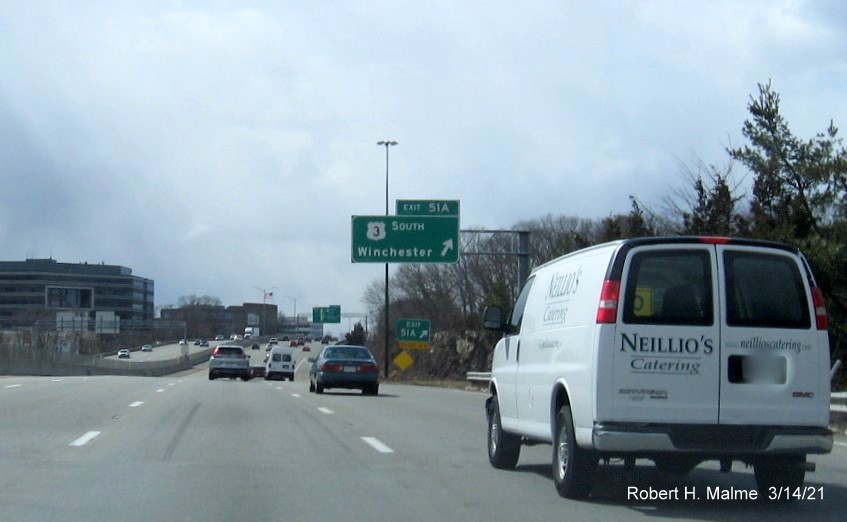 Image of ramp signage for US 3 South exit with new milepost based exit number on I-95/MA 128 South in Burlington, March 2021