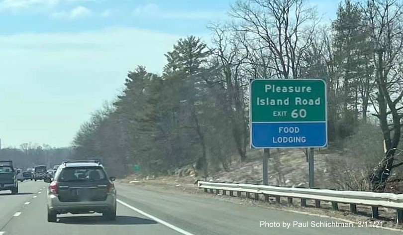 Image of auxiliary signage for Salem Street exit with new milepost based exit numbers on I-95 South in Lynnfield, by Paul Schlichtman, March 2021