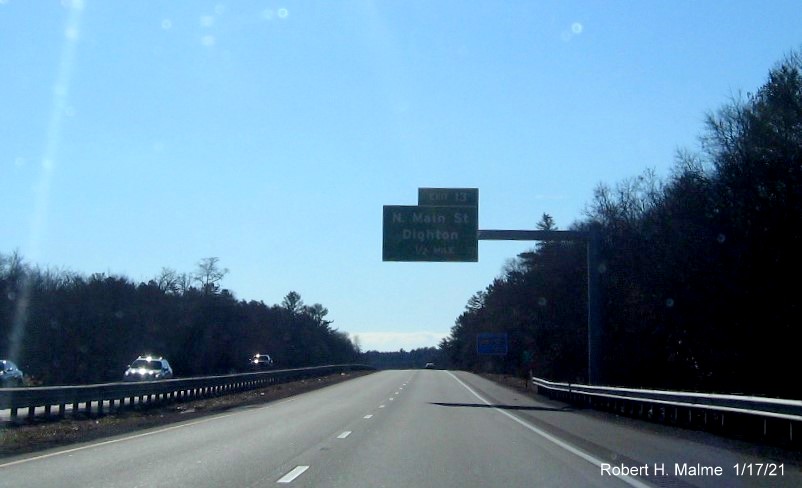 Image of 1/2 Mile advance sign for North Main Street exit with new milepost based exit number on MA 24 South in Berkley, January 2021