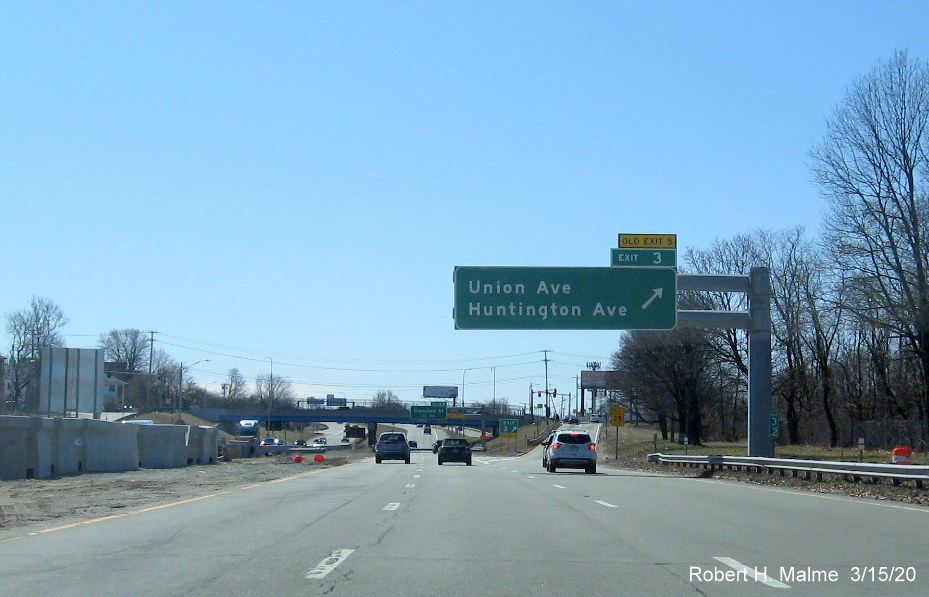 Image of overhead ramp sign for Union Avenue exit on RI 10 South in Providence with new exit number and old exit number tab on top, taken in March 2020