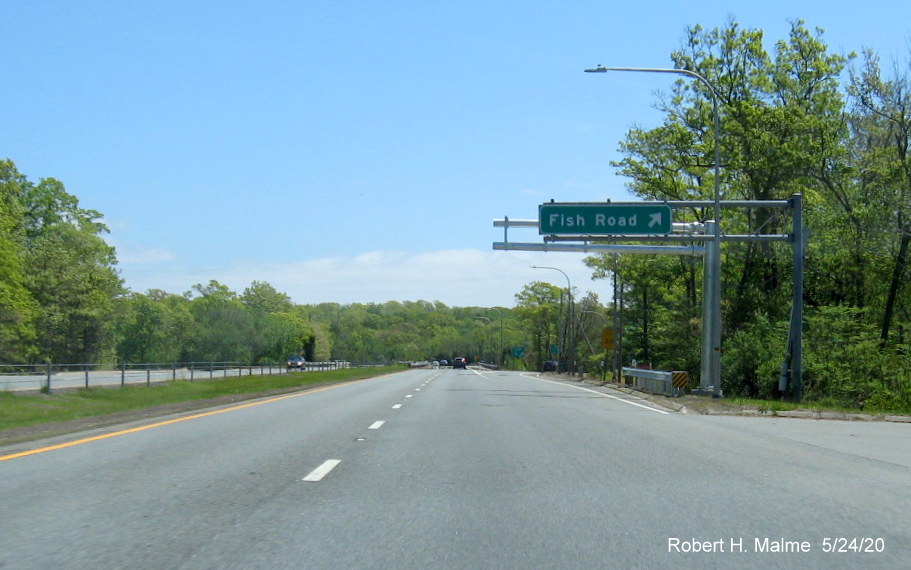 Image of new sign gantry for future overhead ramp sign for Fish Road exit on RI 24 North in Tiverton, taken in May 2020