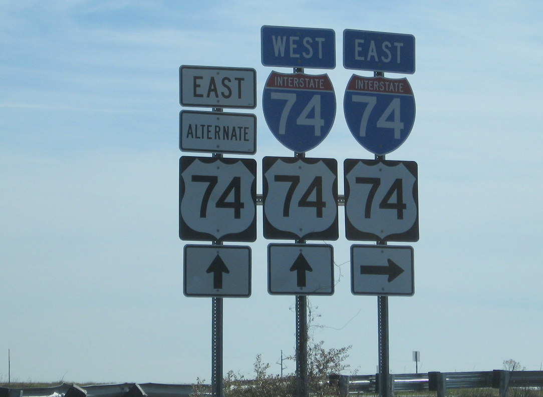 Photo of on-ramp signage at east end of Maxton Bypass showing removal of I-74 
shield, Nov. 2009