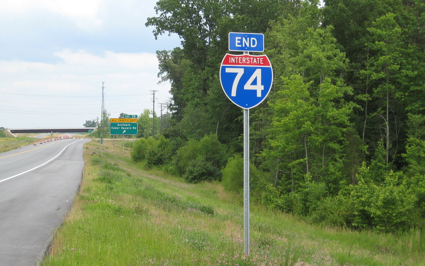 Photo of End I-74 Sign prior to the temporary end of the Freeway at Cedar 
Square Road near Glenola in June 2012