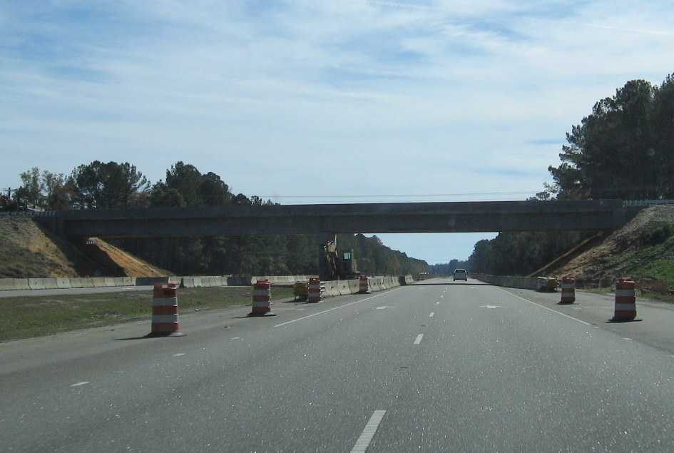 Photo of Old Kingsdale Rd Bridge from US 74 East in November 2009