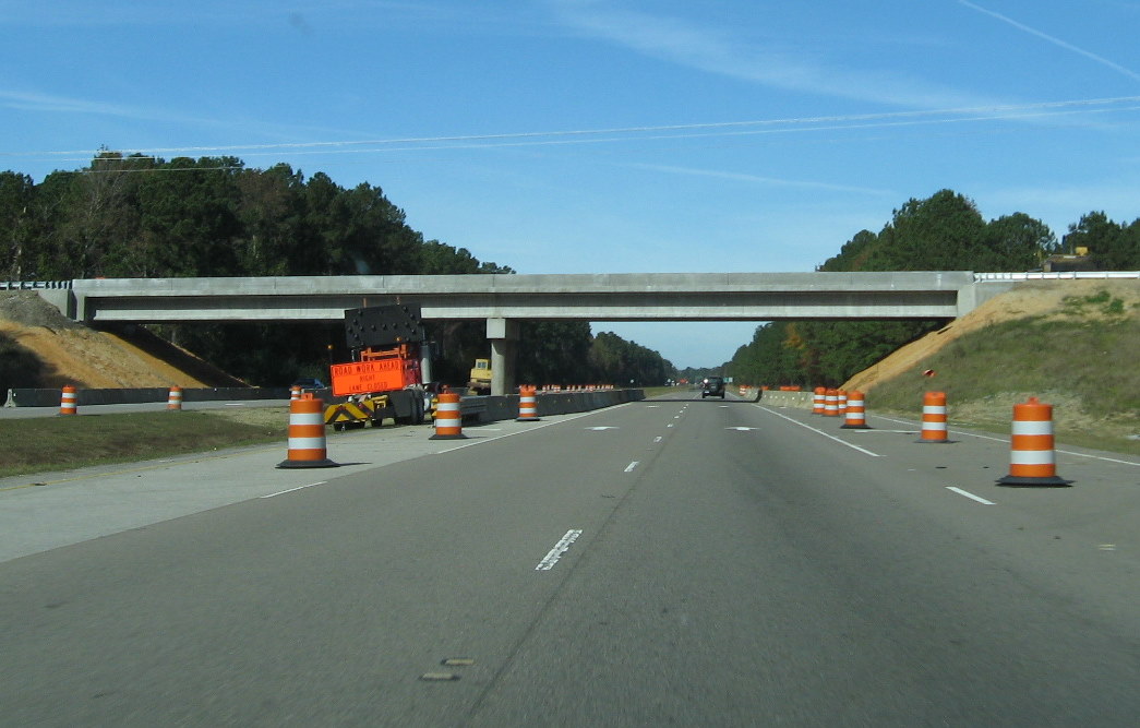 Photo of nearly completed Kingsdale Rd Bridge from US 74 West, Nov. 2009