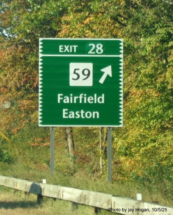 Image of 1 mile advance sign for the CT 59 exit, with new milepost based exit 
 number on CT 15 South/Merritt Parkway in Fairfield, by Jay Hogan, October 2025
