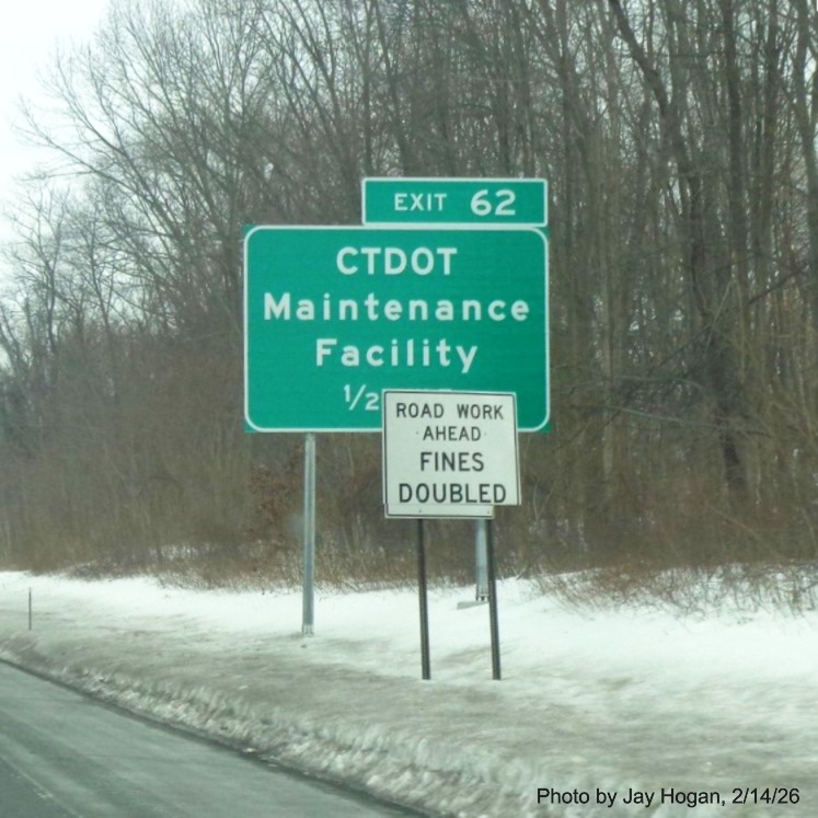 Image of new number 1/2 mile advance sign for the CTDOT Maintenance Facility, previously 
 with no exit number on CT 15 South/Cross Parkway in Meriden, by Jay Hogan, January 2026