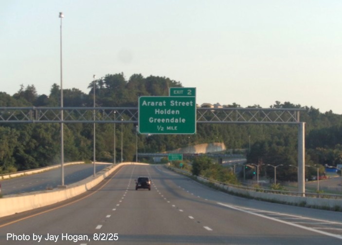 Image of new overhead 1/2 mile advance sign for the Ararat Street exit on I-190 North 
		in Worcester, by Jay Hogan, August 2025