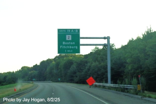 Image of new 1 Mile advance overhead sign for the MA 2 exit on I-190 North 
		in Leominster, by Jay Hogan, August 2025