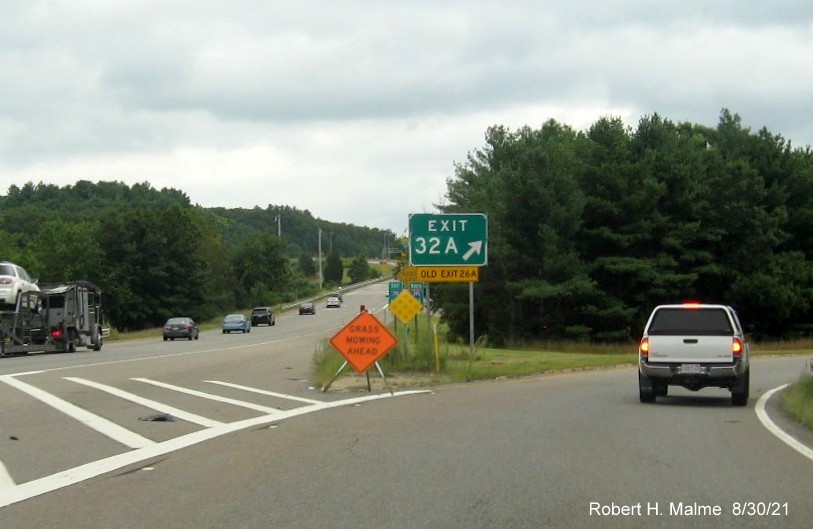Image of gore sign for I-495 South exit with new I-395 milepost based exit numbers on 
                                        I-290 in Marlborough, August 2021