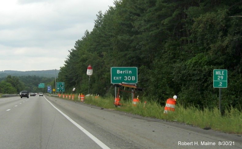 Image of auxiliary sign for second Hudson Street/Solomon Pond Mall Road exit with new milepost based exit number on I-290 East in Boylston, August 2021