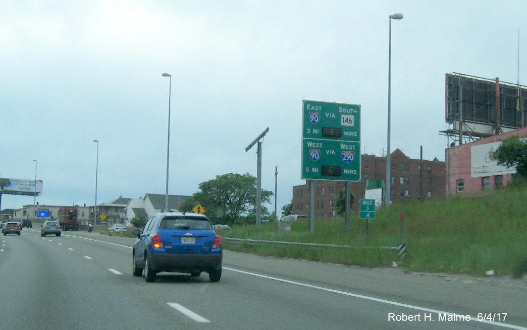 Image taken of activated Real Time Traffic sign on I-290 West in Worcester