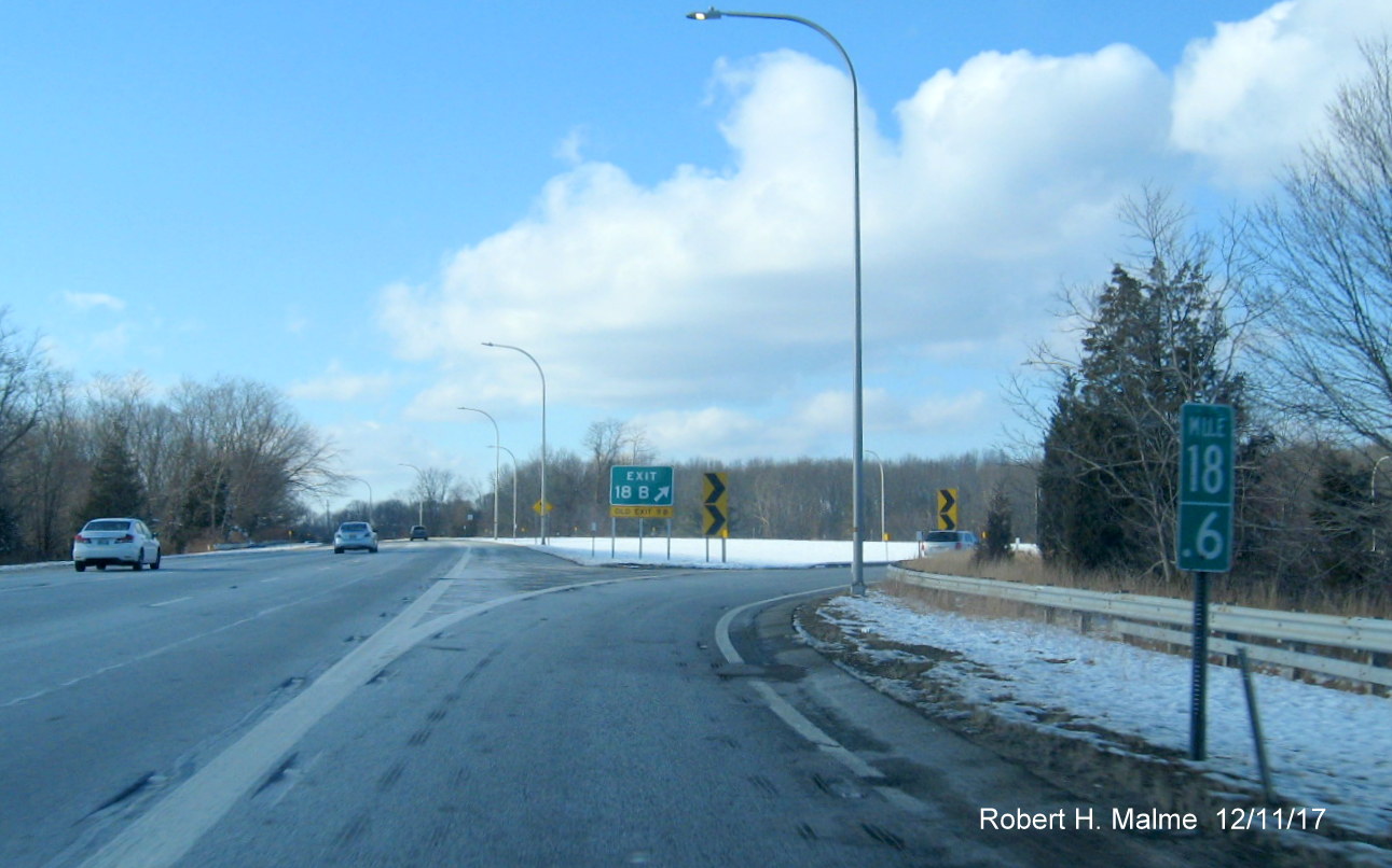 Image of new gore sign at off-ramp for RI 146 North from I-295 North in Lincoln with new exit number