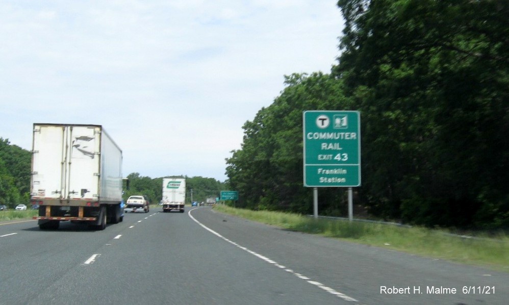 Image of auxiliary sign for MA 140 Franklin exit with new milepost based exit number on I-495 North in Franklin, June 2021