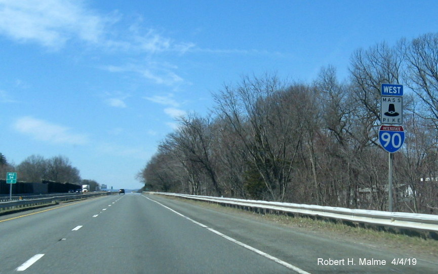 Image of West I-90/Mass Pike reassurance marker following MA 21 exit in Ludlow