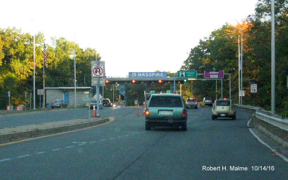 Image of soon to be demolished Mass Pike toll plaza for MA 21 exit in Ludlow