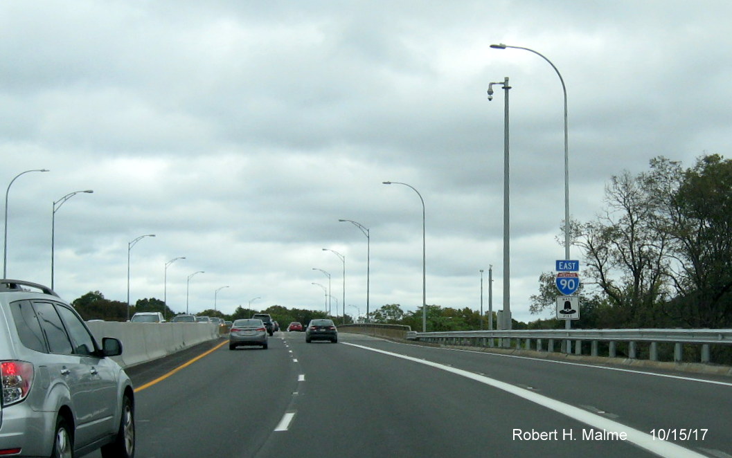 Image of reassurance marker for East I-90/Mass Pike beyond site of former Weston Toll Plaza