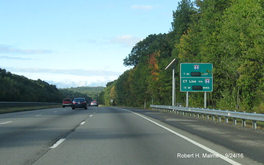 Image of newly placed Real Time Traffic Sign on I-90 West in Charlton