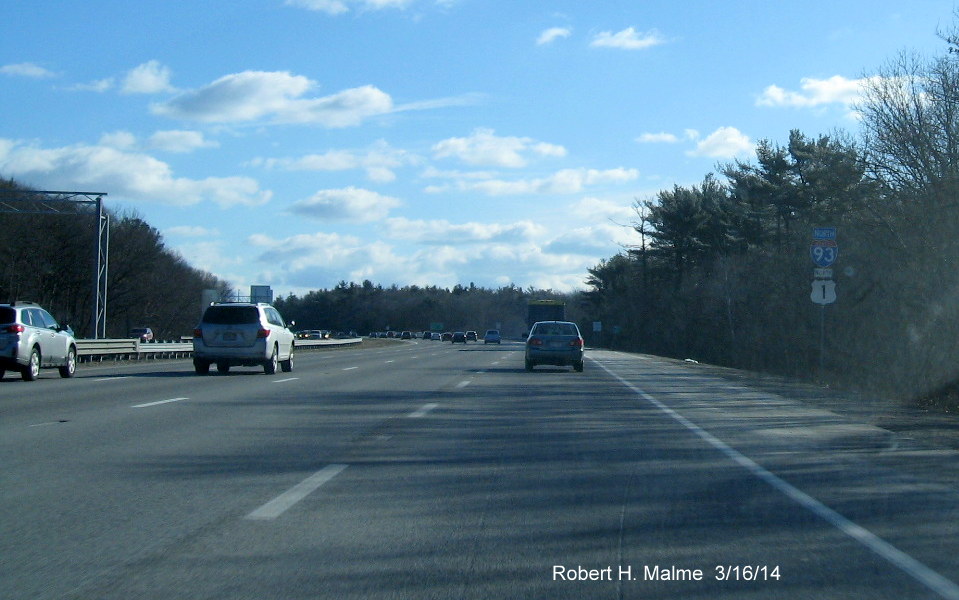 Image of new North I-93/US 1 reassurance marker beyond Exit 5 in Randolph
