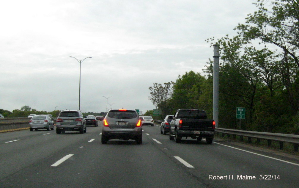 Image of newly placed support post for Exit 11A on I-93 South in Boston