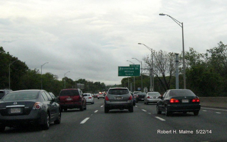 Image of newly installed support post for future 1 mile advance sign for Exit 10 on I-93 South in Milton