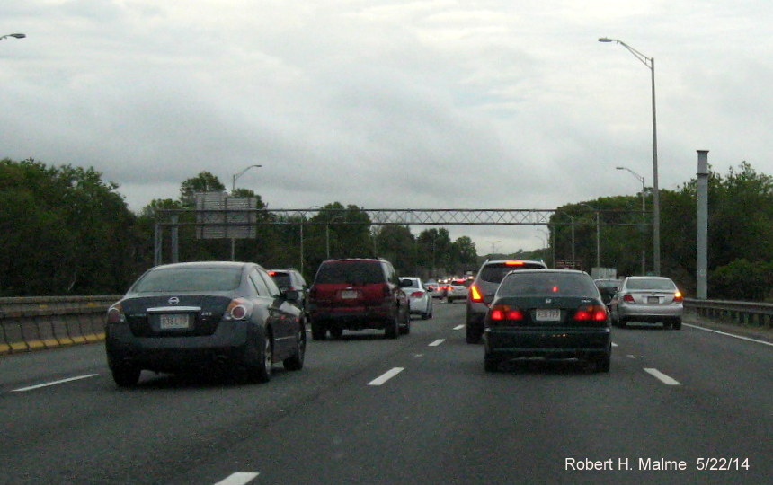 Image of newly installed support post for future Exit 9 1 Mile advance sign on I-93 South in Milton