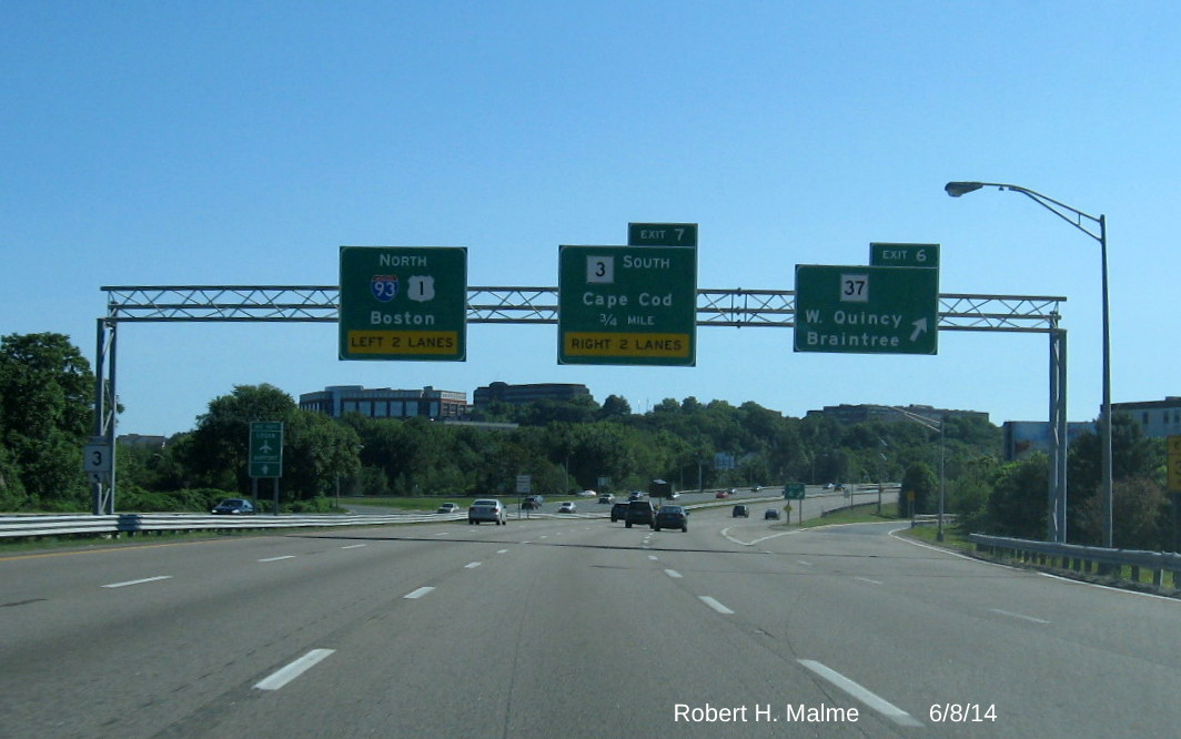 Updated image of overhead signs for Exit 7 on I-93 North in Braintree showing added North MA 3 trailblazer sign