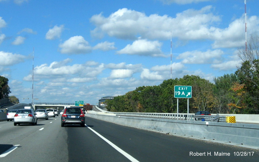 Image of revised Exit 19A gore sign for Kendrick St exit on I-95 North in Add-A-Lane Project work zone on I-95 North in Needham