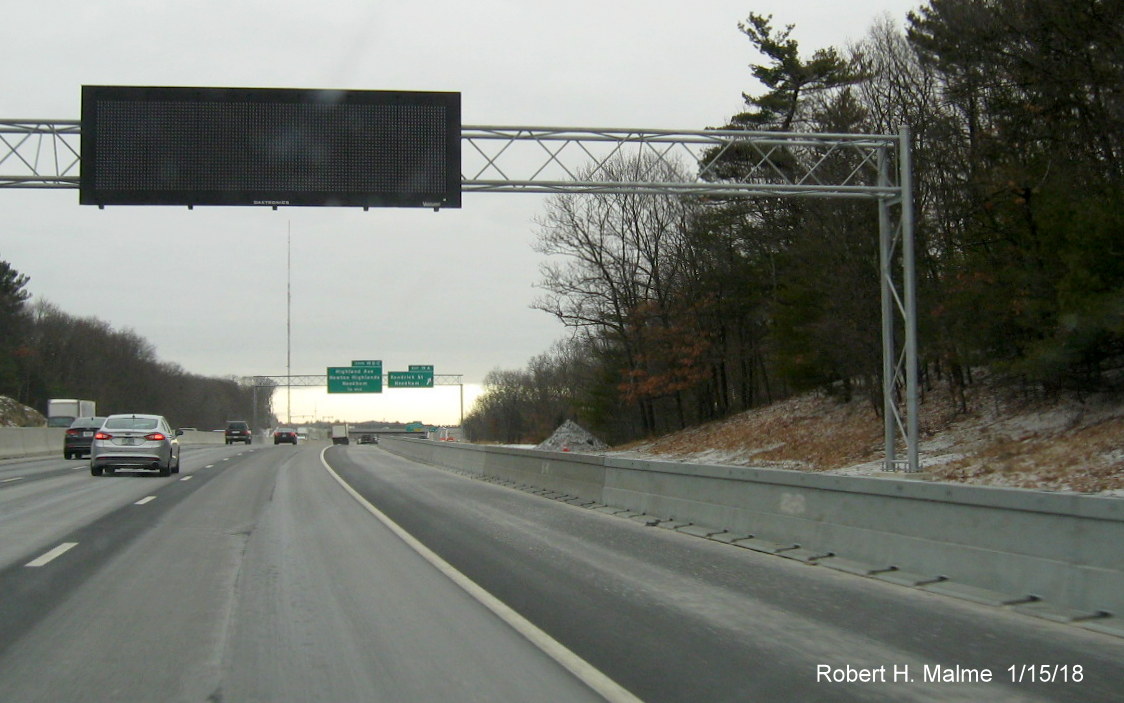 Image of construction underway on shoulders along I-95 North in Add-A-Lane Project work zone in Needham