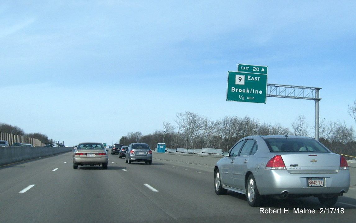 Image of I-95 North traffic passing construction of new right lanes in Add-A-Lane Project work zone in Needham