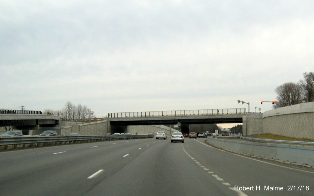 Image of I-95 South traffic approaching completed Kendrick St bridge in Add-A-Lane Project work zone in Needham