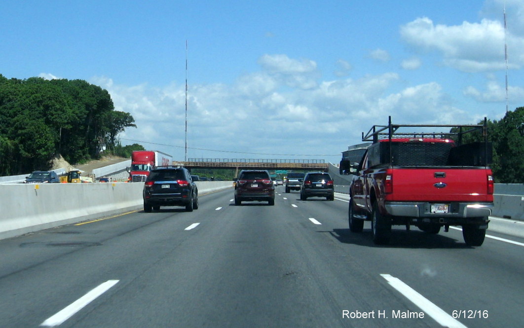 Image of ramp retaining wall construction along I-95/MA 128 in Needham