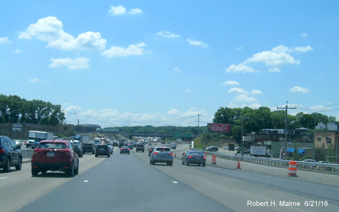 Image of pavement project starting on I-95 South approaching Highland Ave in Add-A-Lane Project work zone in Needham