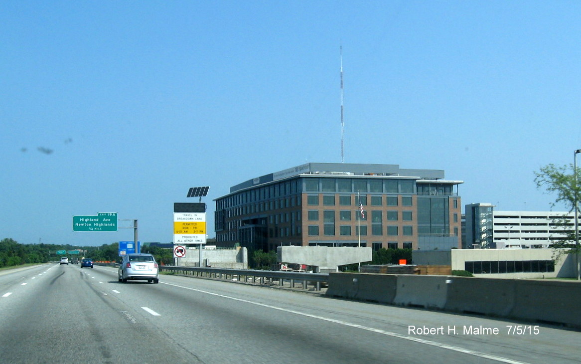 Image of new support columns for Kendrick Ave interchange on I-95 North in Needham
