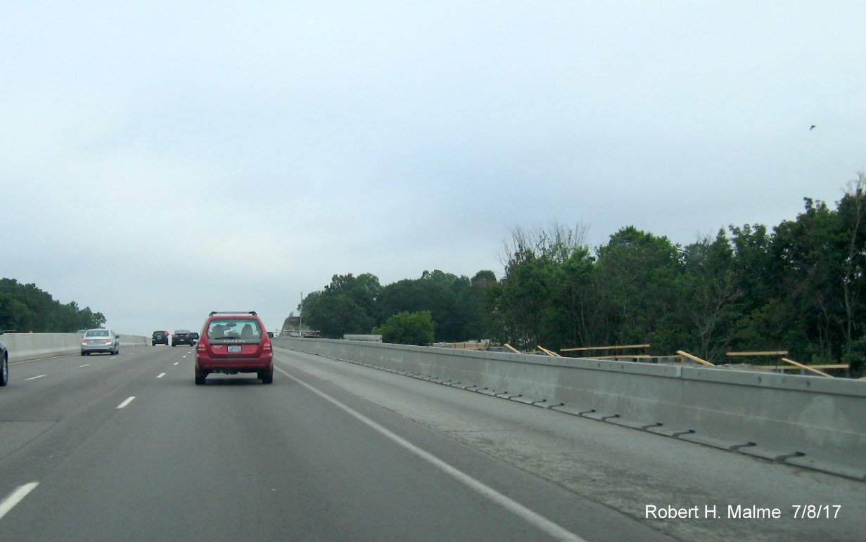 Image of new lane construction in Add-a-Lane work zone along I-95 North in Needham